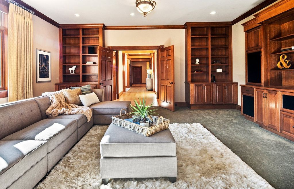Secluded Elegance: $4.98 Million Portland, Oregon Estate Epitomizes Incomparable Retreat-Style Living