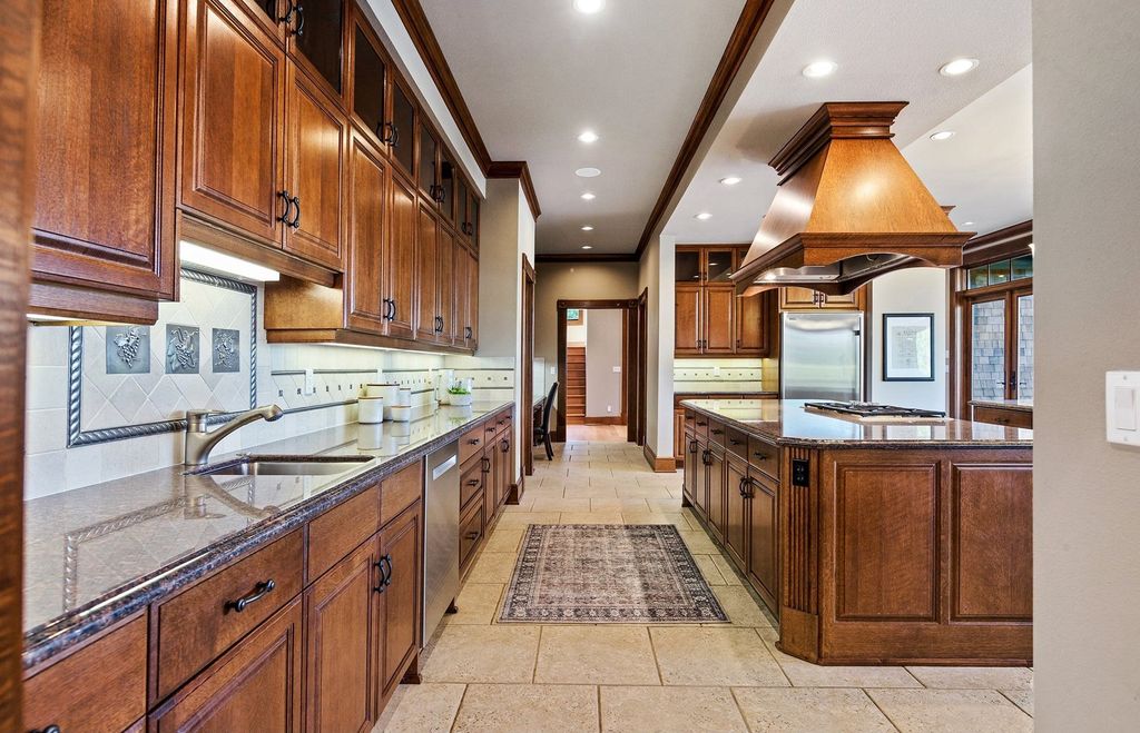 Secluded Elegance: $4.98 Million Portland, Oregon Estate Epitomizes Incomparable Retreat-Style Living