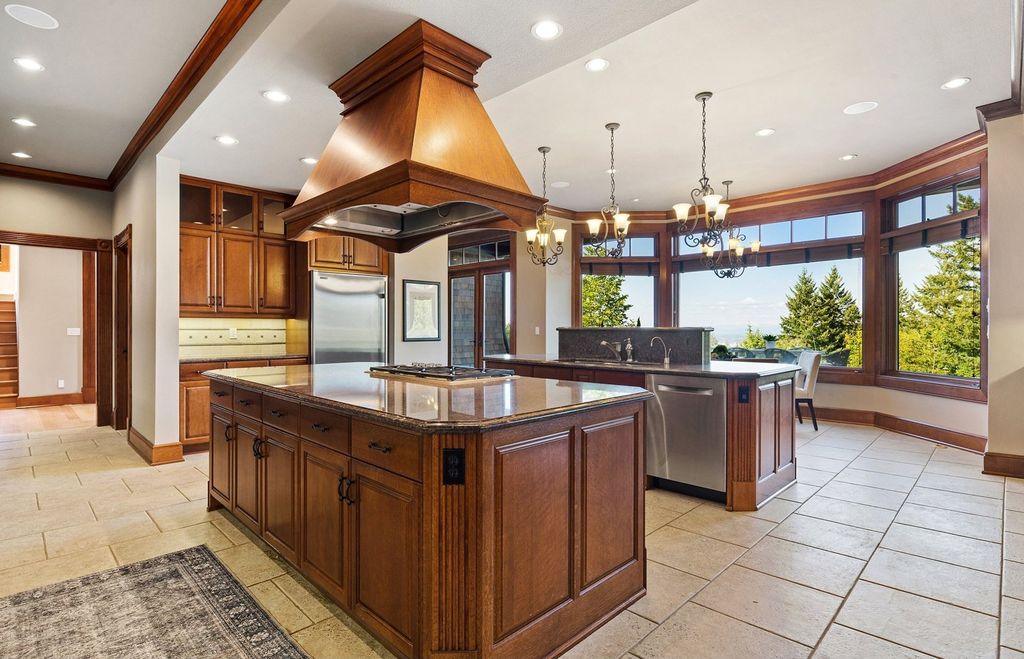 Secluded Elegance: $4.98 Million Portland, Oregon Estate Epitomizes Incomparable Retreat-Style Living