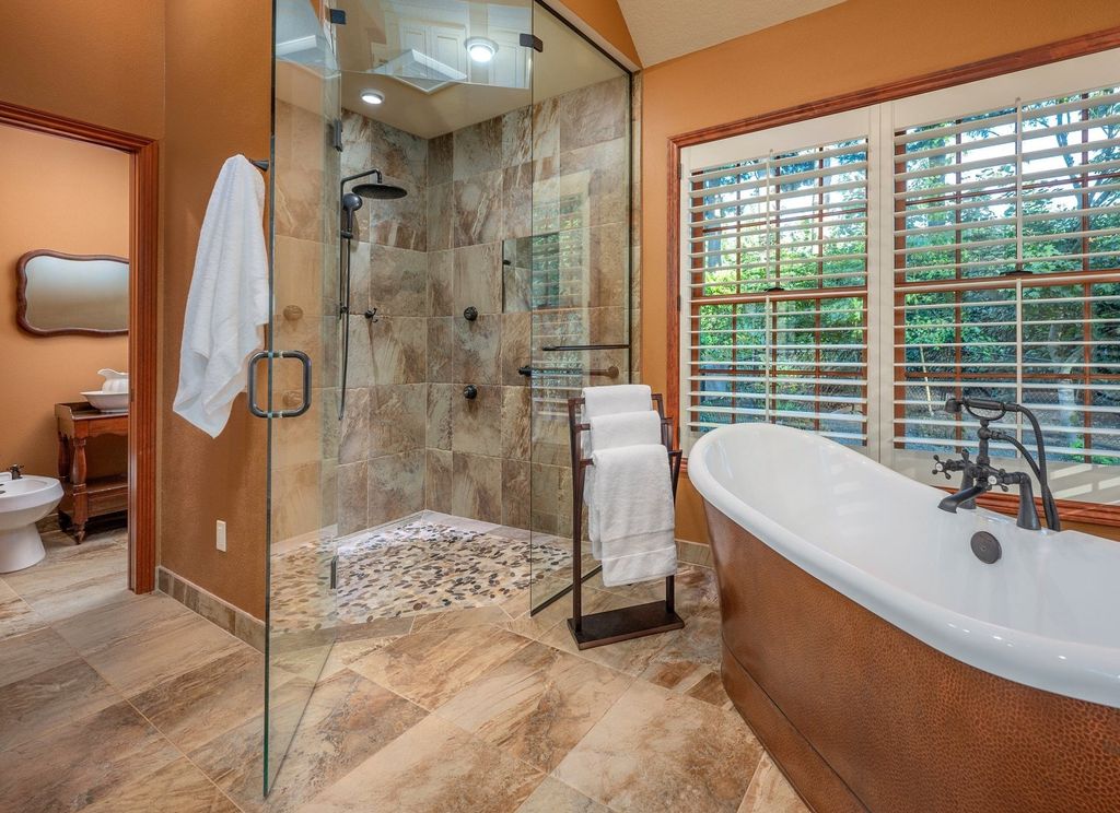 Secluded Oasis: Expansive Outdoor Living and Tranquility in Tualatin, Oregon Listing for $2.475 Million