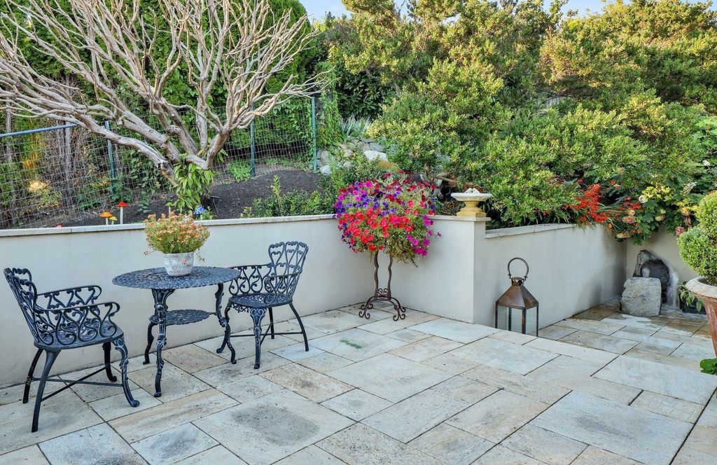 Bellingham, Washington's Mediterranean Retreat: Captivating Views and Elegant Living for $3,895,444