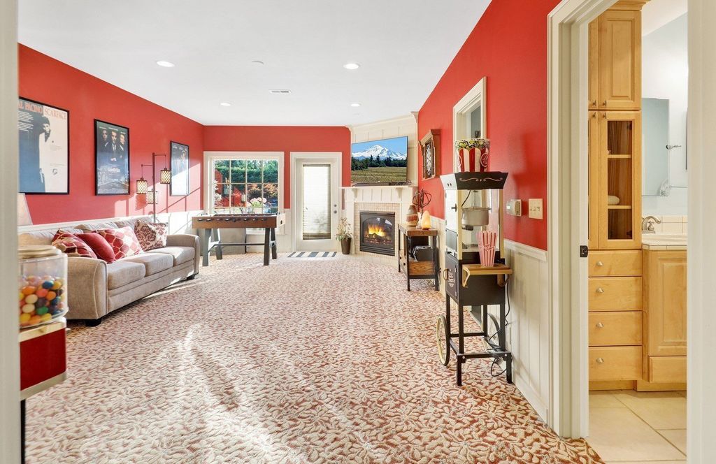 Bellingham, Washington's Mediterranean Retreat: Captivating Views and Elegant Living for $3,895,444