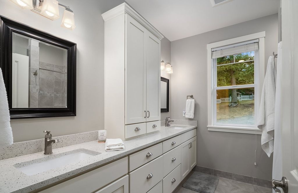 Secluded Tranquility Redefined: Quintessential Northwest Living Home in Washington, Listed at $2.2 Million