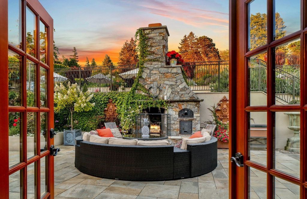 Bellingham, Washington's Mediterranean Retreat: Captivating Views and Elegant Living for $3,895,444