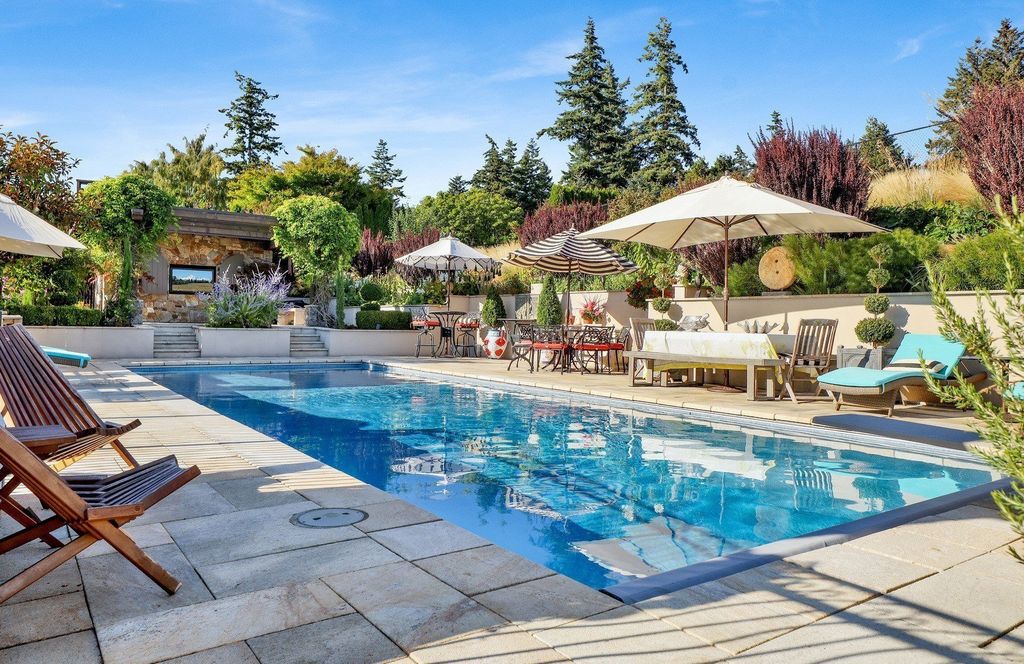 Bellingham, Washington's Mediterranean Retreat: Captivating Views and Elegant Living for $3,895,444
