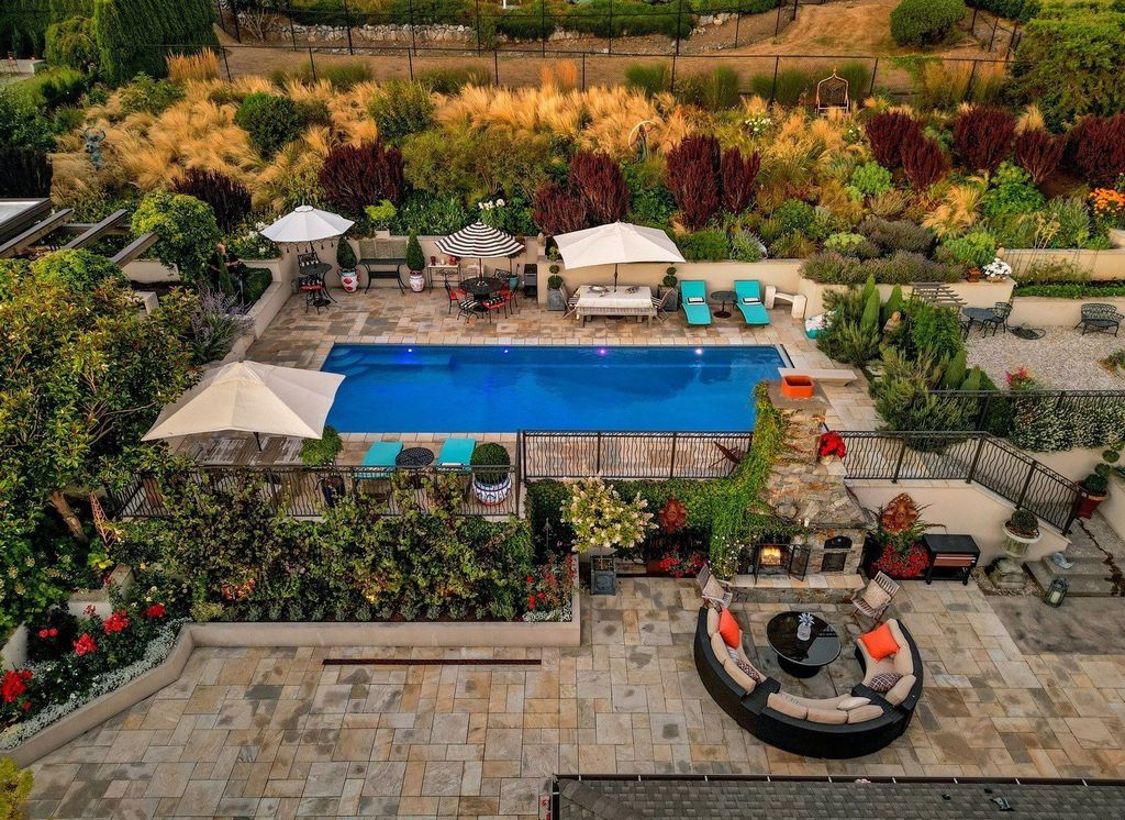 Bellingham, Washington's Mediterranean Retreat: Captivating Views and Elegant Living for $3,895,444