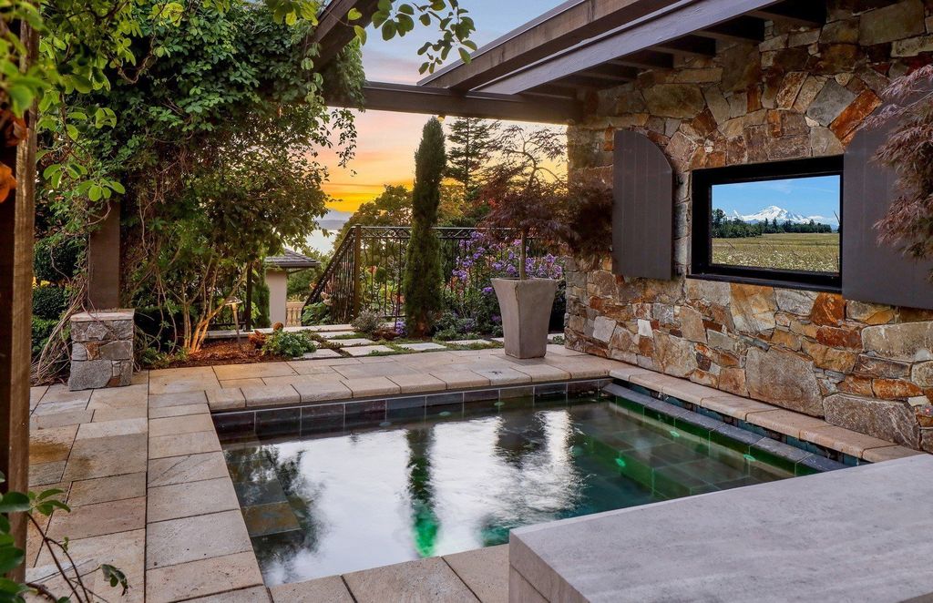 Bellingham, Washington's Mediterranean Retreat: Captivating Views and Elegant Living for $3,895,444