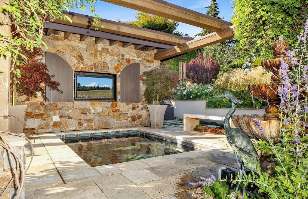Bellingham, Washington's Mediterranean Retreat: Captivating Views and Elegant Living for $3,895,444