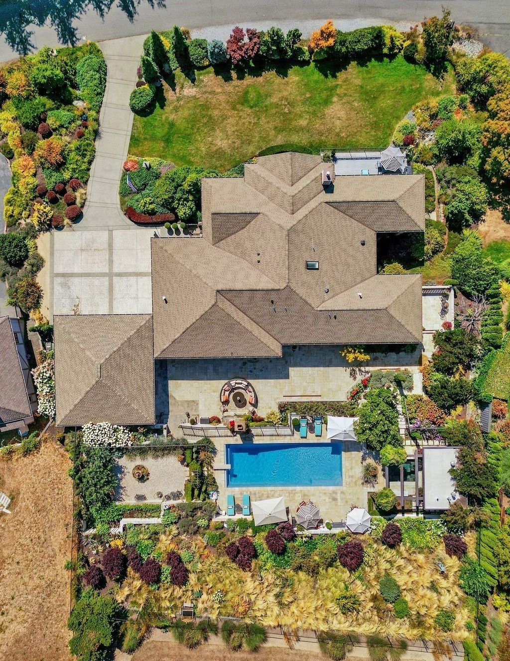 Bellingham, Washington's Mediterranean Retreat: Captivating Views and Elegant Living for $3,895,444