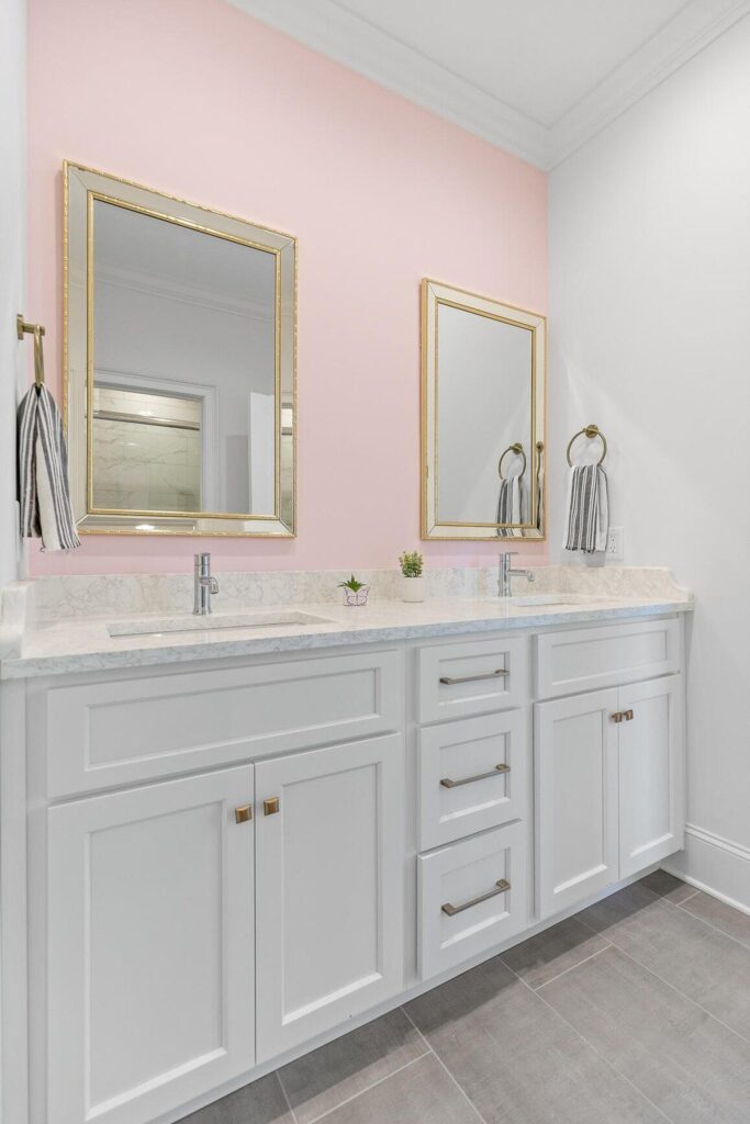 Sophisticated Signal Mountain Tennessee Residence Unveiled Impeccable Artistry Offered at 2.45 Million 27