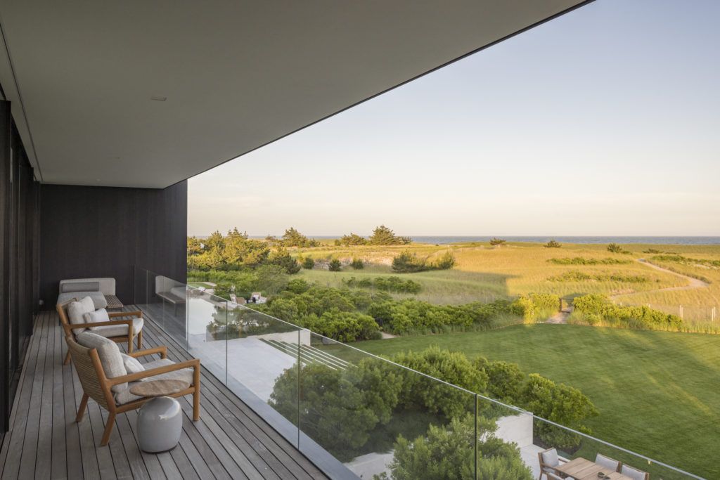Southampton Oceanfront, Luxurious Resort-like Glamour by BMA Architect