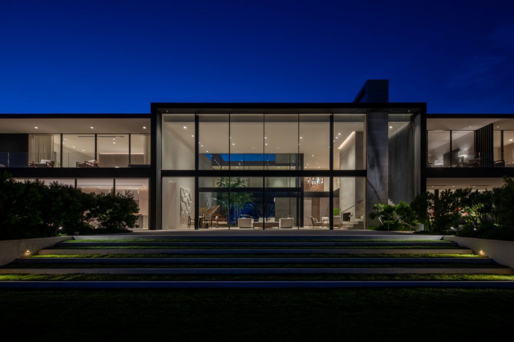 Southampton Oceanfront, Luxurious Resort-like Glamour by BMA Architect