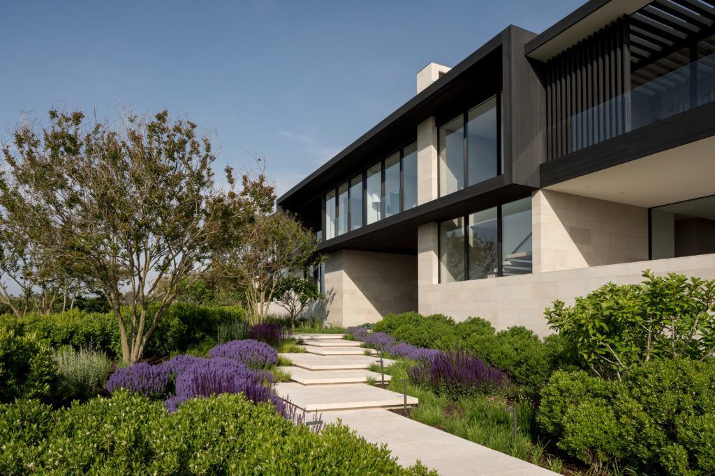 Southampton Oceanfront, Luxurious Resort-like Glamour by BMA Architect