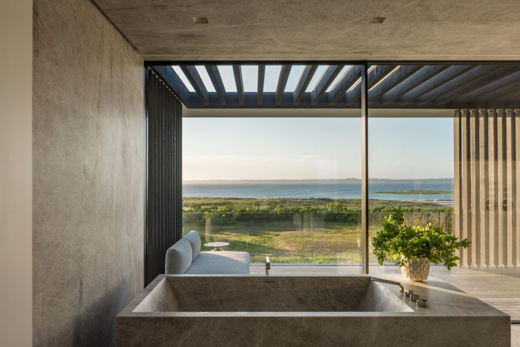 Southampton Oceanfront, Luxurious Resort-like Glamour by BMA Architect
