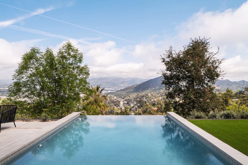 T House, Stunning Project atop Los Angeles’ Hollywood Hills by ANX