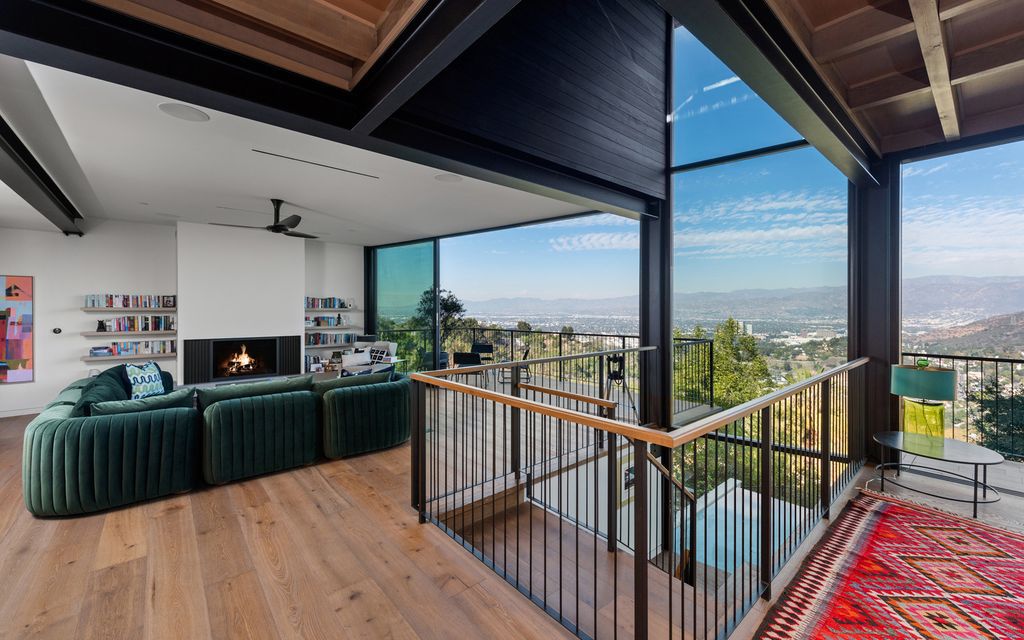T House, Stunning Project atop Los Angeles’ Hollywood Hills by ANX