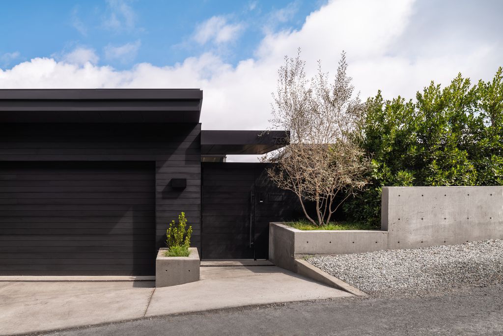 T House, Stunning Project atop Los Angeles’ Hollywood Hills by ANX