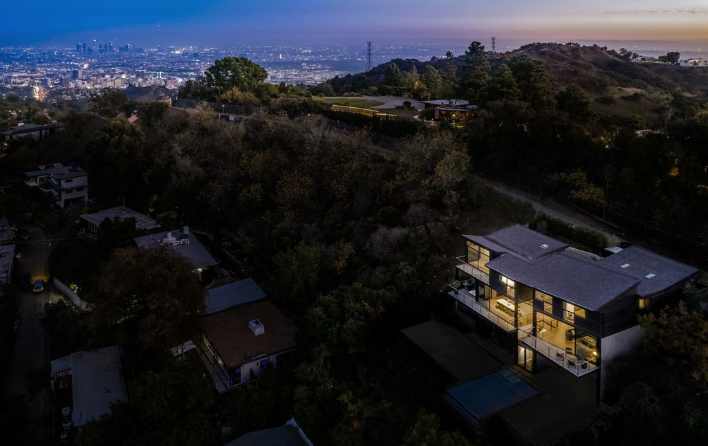 T House, Stunning Project atop Los Angeles’ Hollywood Hills by ANX
