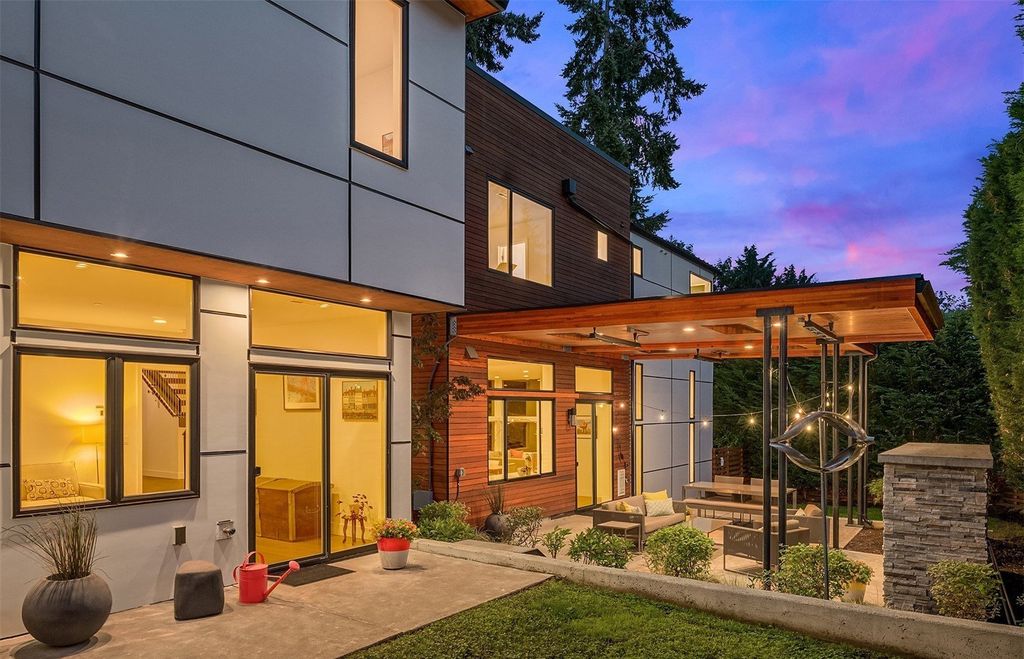 Tranquil Oasis: Contemporary Home on Mercer Island, Washington, Now Available for $3.85 Million