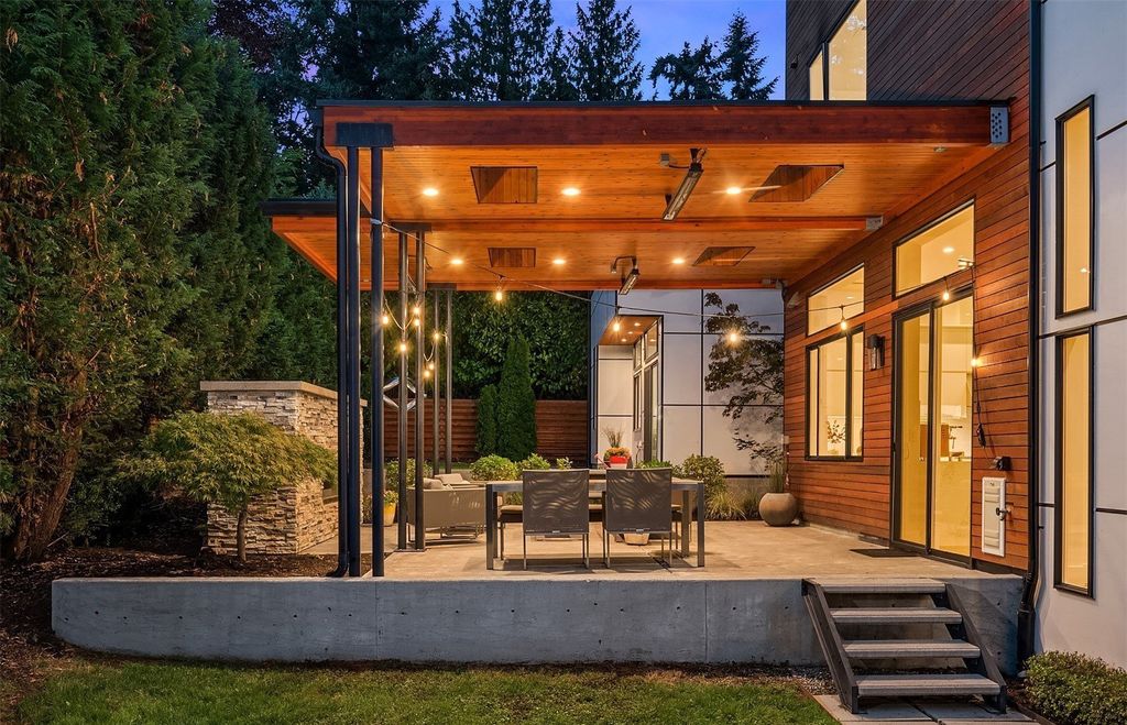 Tranquil Oasis: Contemporary Home on Mercer Island, Washington, Now Available for $3.85 Million