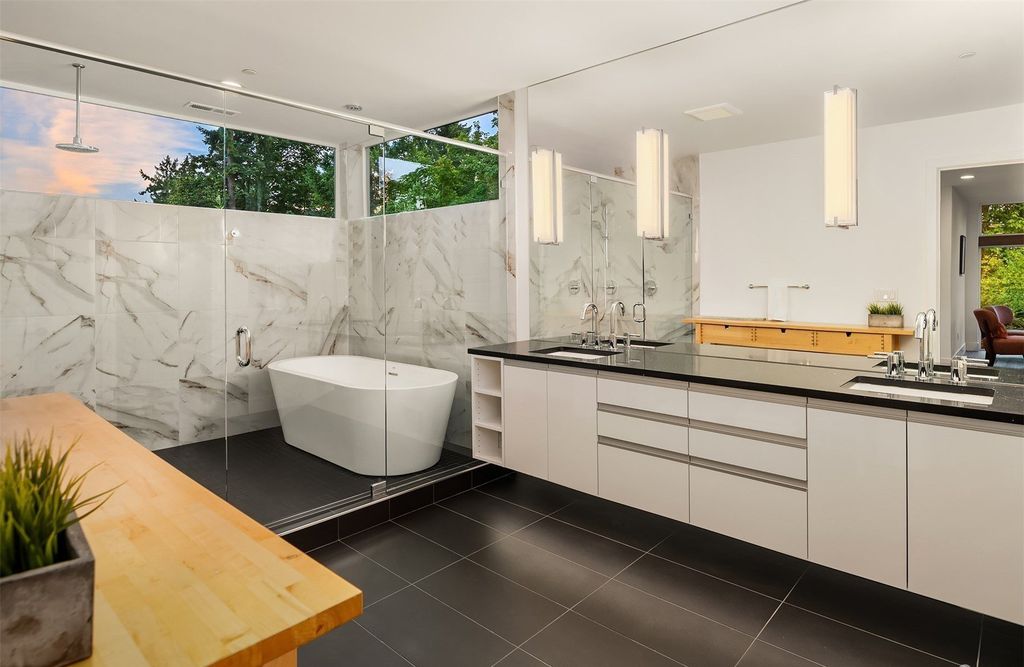 Tranquil Oasis: Contemporary Home on Mercer Island, Washington, Now Available for $3.85 Million