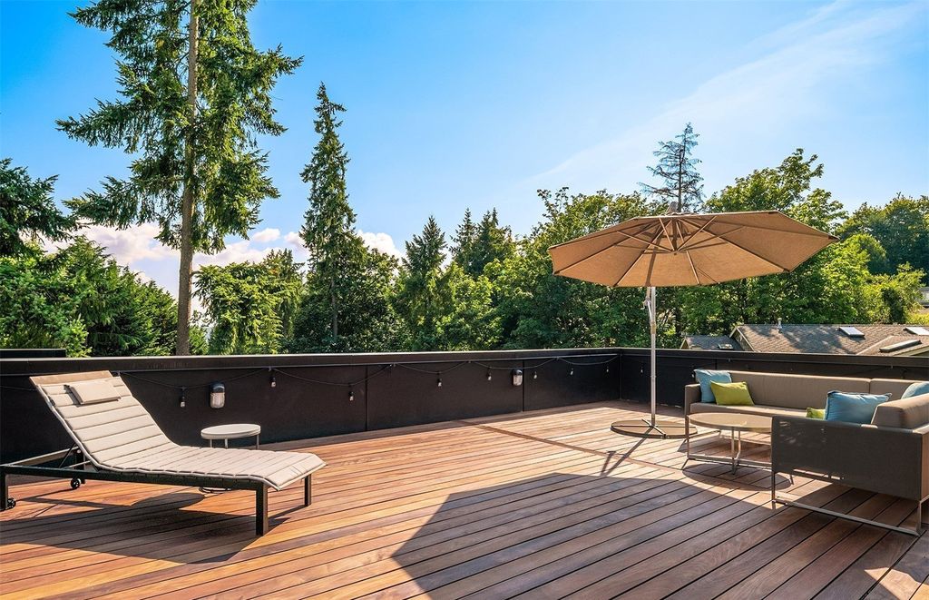 Tranquil Oasis: Contemporary Home on Mercer Island, Washington, Now Available for $3.85 Million