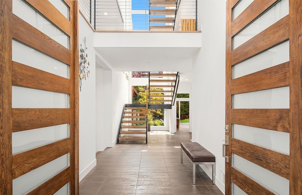 Tranquil Oasis: Contemporary Home on Mercer Island, Washington, Now Available for $3.85 Million