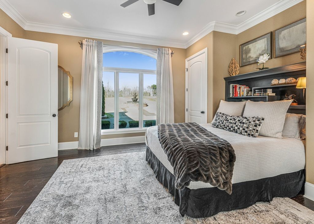 Tranquil Tennessee Retreat: Luxury Lakefront Living at $4.25 Million
