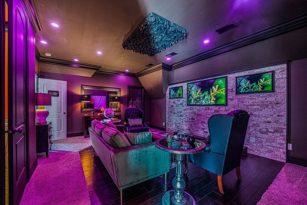 Tranquil Tennessee Retreat: Luxury Lakefront Living at $4.25 Million