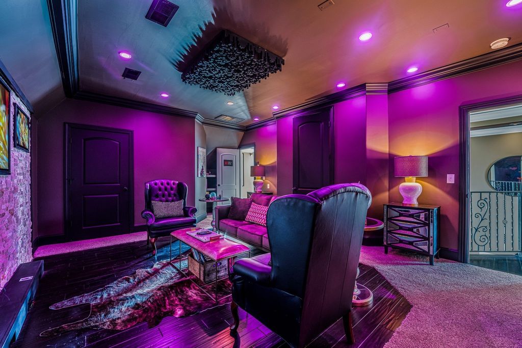 Tranquil Tennessee Retreat: Luxury Lakefront Living at $4.25 Million