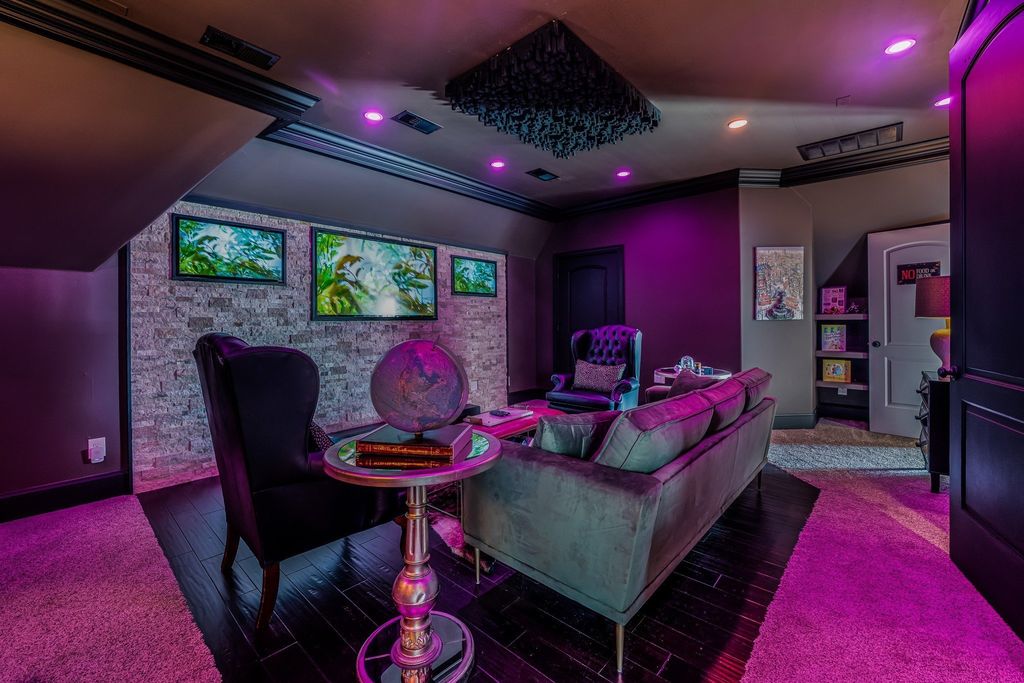 Tranquil Tennessee Retreat: Luxury Lakefront Living at $4.25 Million