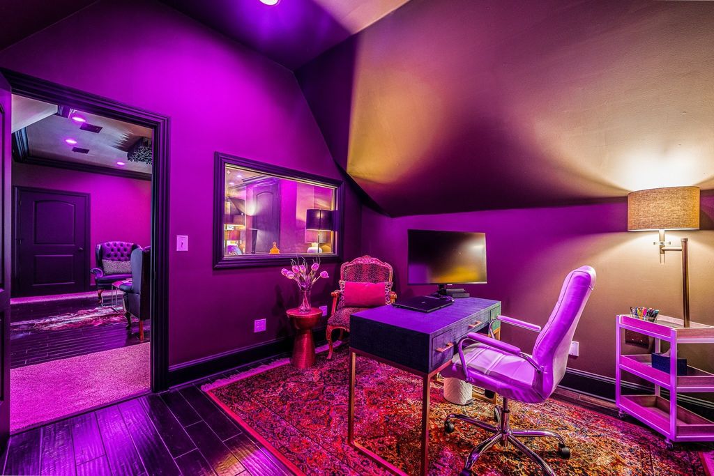 Tranquil Tennessee Retreat: Luxury Lakefront Living at $4.25 Million