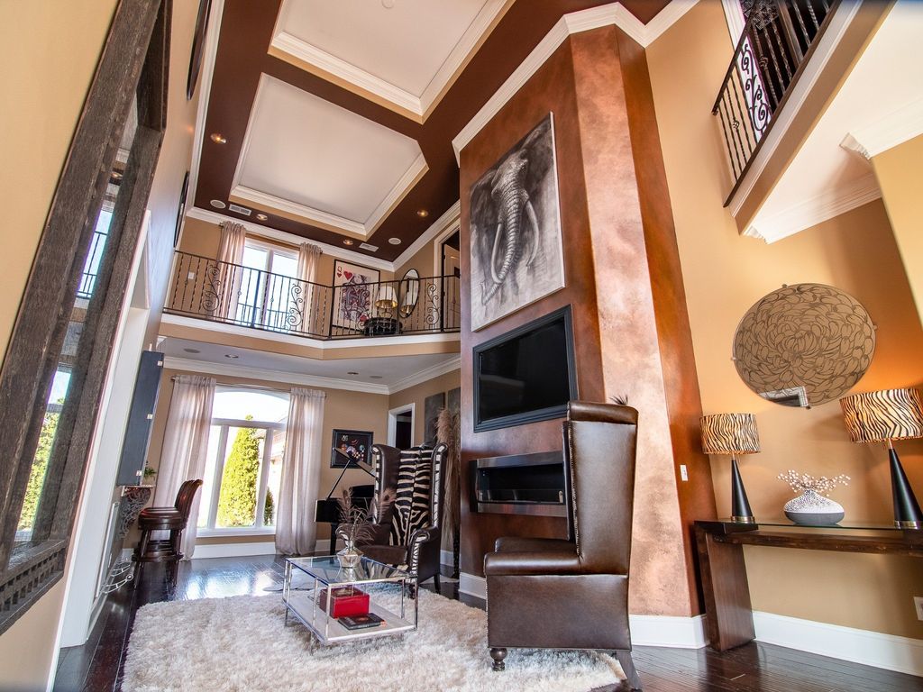 Tranquil Tennessee Retreat: Luxury Lakefront Living at $4.25 Million