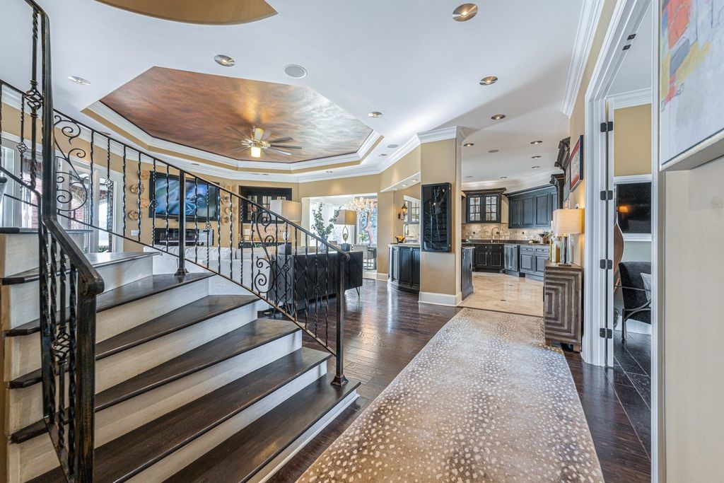 Tranquil Tennessee Retreat: Luxury Lakefront Living at $4.25 Million