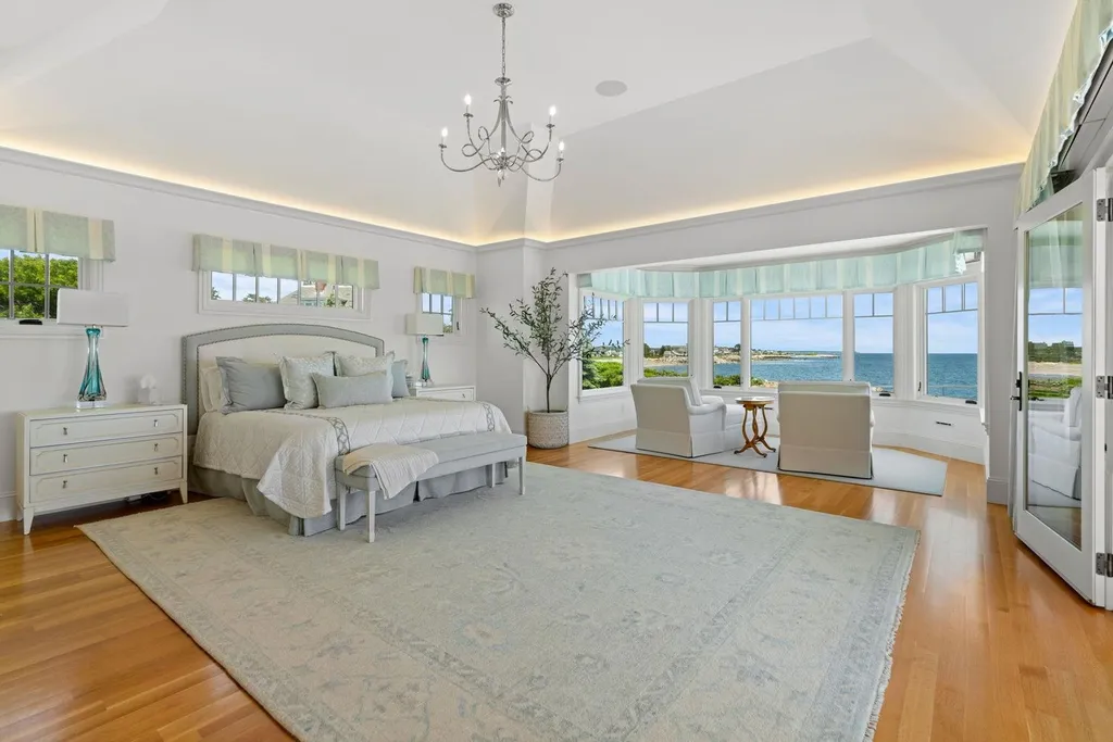 17 Straws Point Home in Rye, New Hampshire. Welcome to an extraordinary oceanfront estate located on the prestigious Straw's Point in Rye, New Hampshire—a property that defines opulence and luxury living. Situated at 17 Straw's Point, this magnificent residence boasts over 10,000 square feet of sheer grandeur. 
