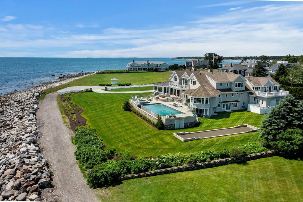 17 Straws Point Home in Rye, New Hampshire. Welcome to an extraordinary oceanfront estate located on the prestigious Straw's Point in Rye, New Hampshire—a property that defines opulence and luxury living. Situated at 17 Straw's Point, this magnificent residence boasts over 10,000 square feet of sheer grandeur. 