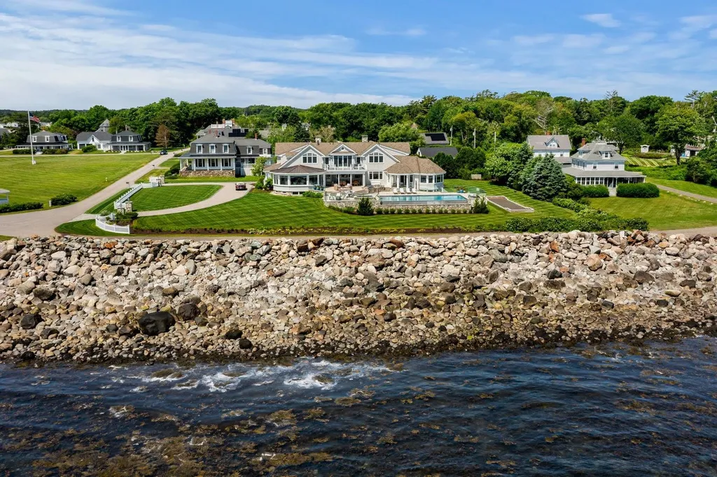 17 Straws Point Home in Rye, New Hampshire. Welcome to an extraordinary oceanfront estate located on the prestigious Straw's Point in Rye, New Hampshire—a property that defines opulence and luxury living. Situated at 17 Straw's Point, this magnificent residence boasts over 10,000 square feet of sheer grandeur. 