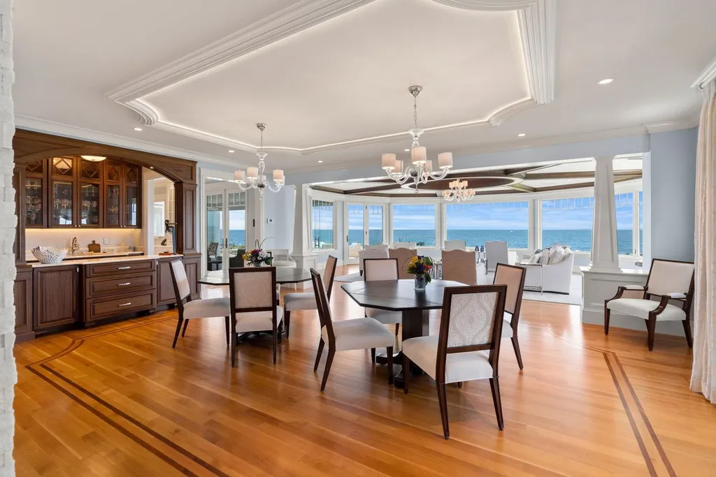 17 Straws Point Home in Rye, New Hampshire. Welcome to an extraordinary oceanfront estate located on the prestigious Straw's Point in Rye, New Hampshire—a property that defines opulence and luxury living. Situated at 17 Straw's Point, this magnificent residence boasts over 10,000 square feet of sheer grandeur. 