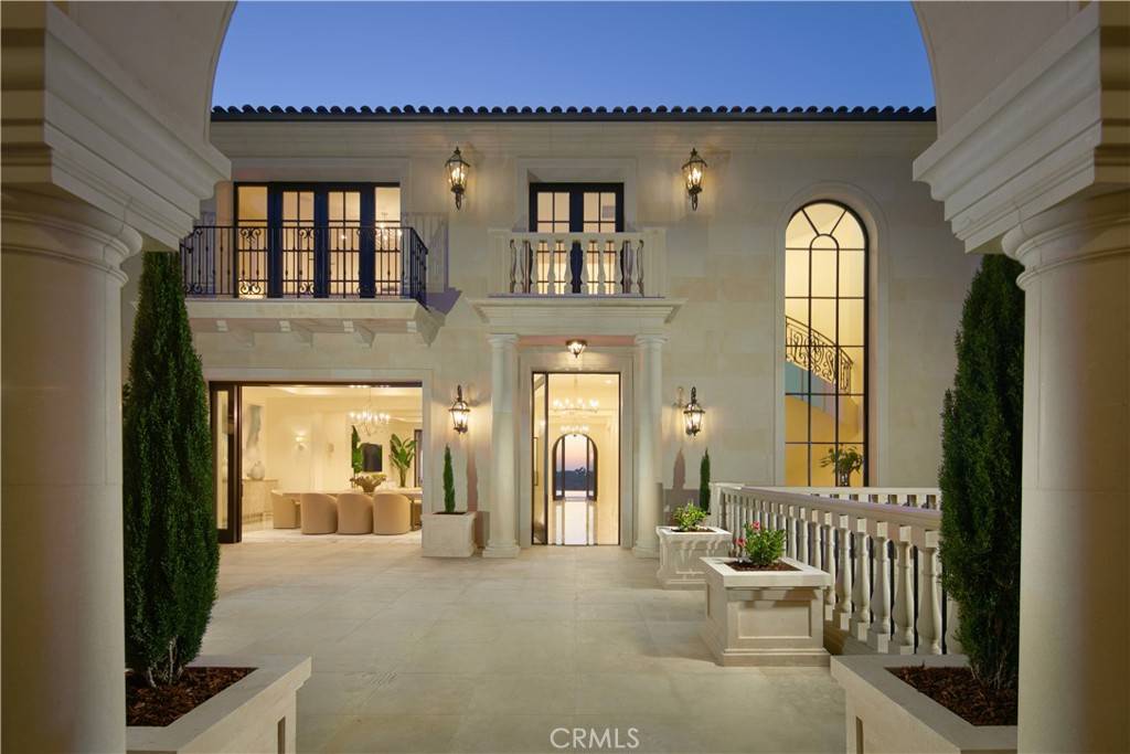 3 Del Mar Home in Newport Beach, California. Nestled behind double gates in the esteemed Estate Collection at Crystal Cove, this brand-new custom home (completed in 2023) graces one of Newport Coast's most coveted streets. Drawing inspiration from classic northern Italian villas, this grand residence offers breathtaking vistas of the Pacific Ocean, Pelican Hill Golf Course, Newport Harbor, verdant canyons, and stunning sunsets. 