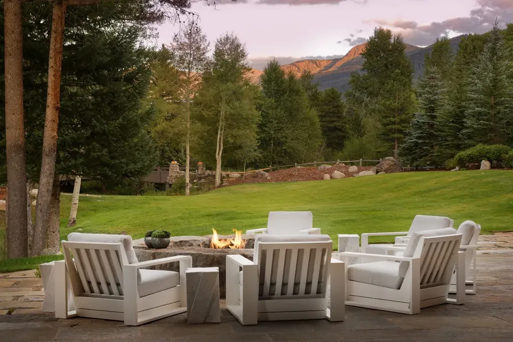 41 Popcorn Lane Home in Aspen, Colorado. Discover a truly remarkable property nestled in the heart of Aspen, where the Roaring Fork River flows just steps from your door. This unique estate, comprised of 41 Popcorn Lane and 100 Difficult Lane, offers an unbeatable combination of location, luxurious living, and stunning natural beauty.