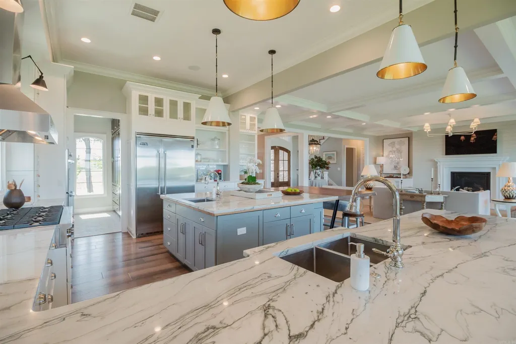 Lakefront Luxury Living: Exquisite Custom Home with Beaver Lake Views in Arkansas Listed at $3,850,000 23 8919 Castleberry Way Home in Rogers, Arkansas. Discover the epitome of luxury living on a sought-after .97-acre lot with breathtaking Beaver Lake views. This custom-built home is a masterpiece, boasting meticulously landscaped grounds and thoughtfully designed spaces for both formal and casual living.