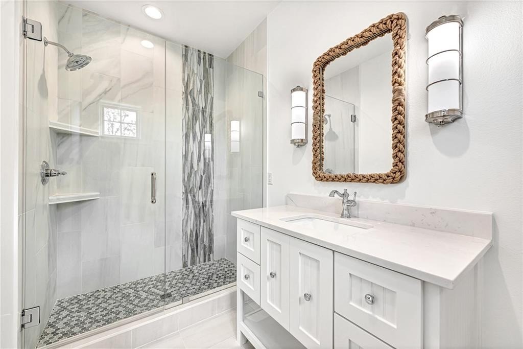 9966 Old Campbell Road Home in Rogers, Arkansas. Prepare to be captivated by this extraordinary 5-bedroom, 6.5-bathroom, 8,321 sqft estate, nestled on 6 acres in Rogers. It includes ownership of TWO slips in a co-owned boat dock, granting exclusive access to pristine Beaver Lake.