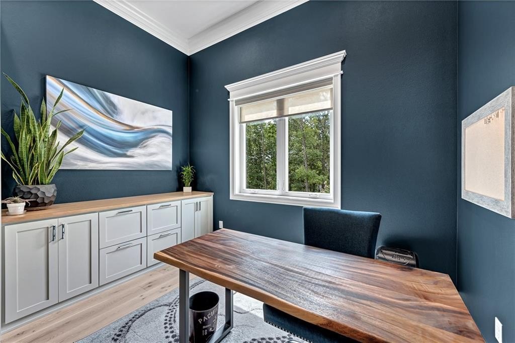 9966 Old Campbell Road Home in Rogers, Arkansas. Prepare to be captivated by this extraordinary 5-bedroom, 6.5-bathroom, 8,321 sqft estate, nestled on 6 acres in Rogers. It includes ownership of TWO slips in a co-owned boat dock, granting exclusive access to pristine Beaver Lake.