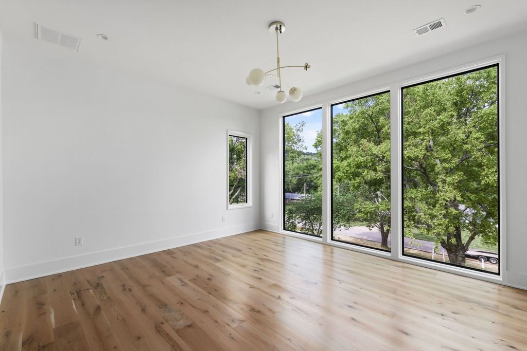 A Contemporary Masterpiece Flooded with Natural Light Hits Nashville Real Estate Market at $4.995 Million