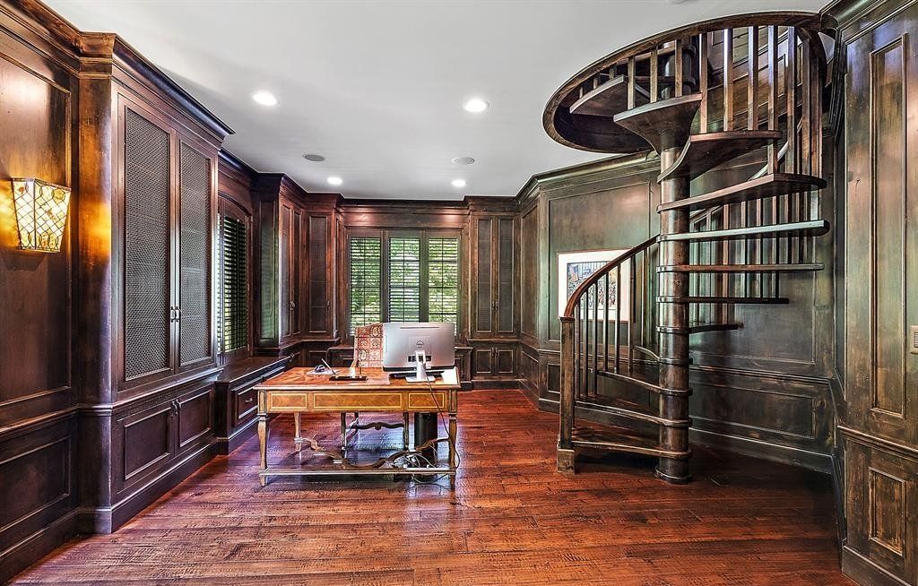 An Entertainment Oasis in Franklin, Michigan: Spectacular Estate on the Market for $6.99 Million