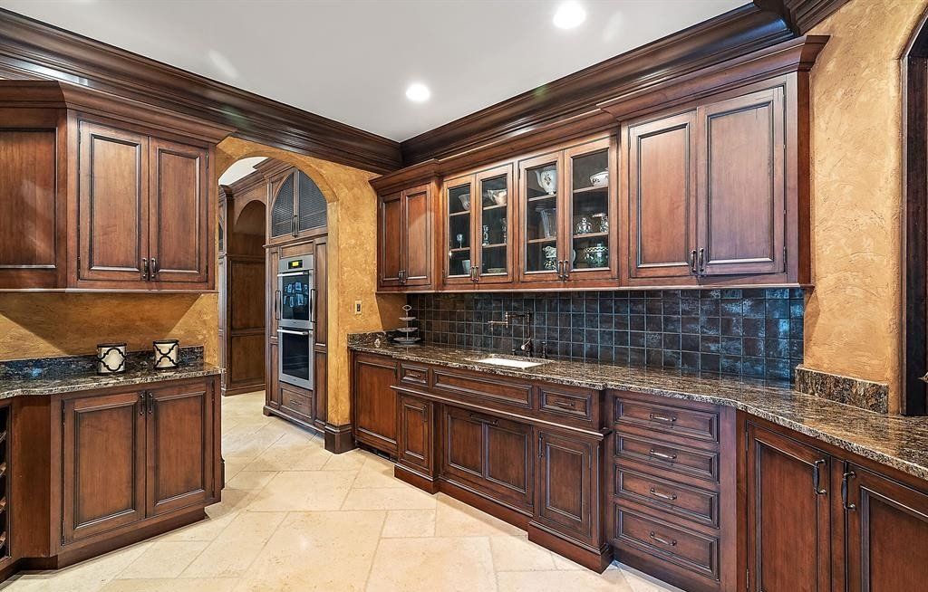 An Entertainment Oasis in Franklin, Michigan: Spectacular Estate on the Market for $6.99 Million