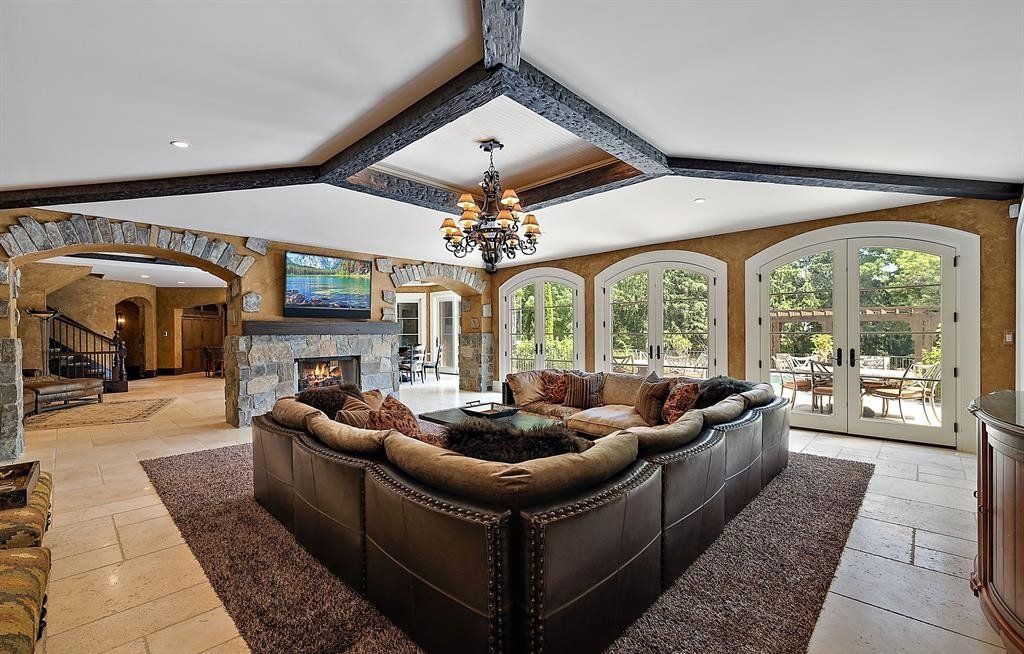 An Entertainment Oasis in Franklin, Michigan: Spectacular Estate on the Market for $6.99 Million