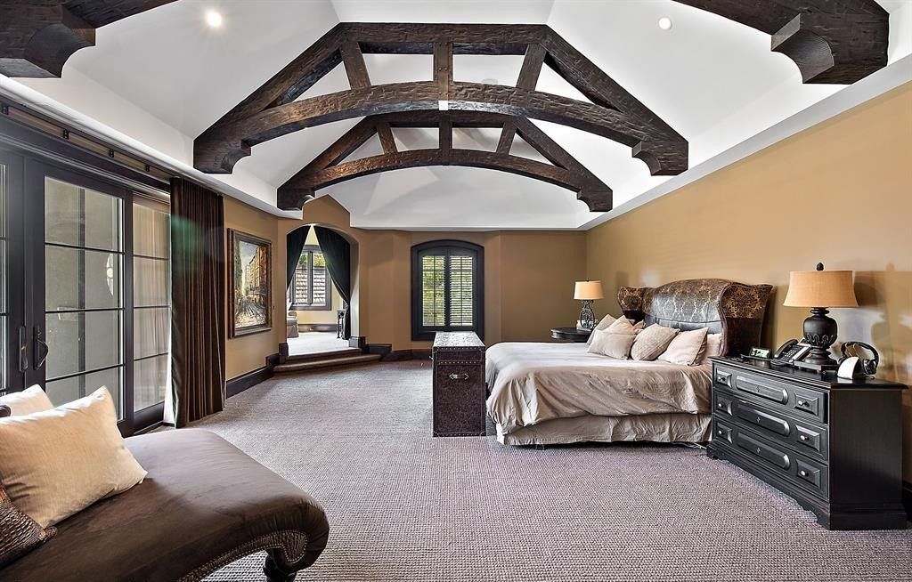 An Entertainment Oasis in Franklin, Michigan: Spectacular Estate on the Market for $6.99 Million