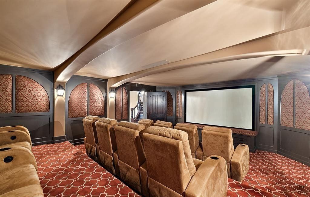 An Entertainment Oasis in Franklin, Michigan: Spectacular Estate on the Market for $6.99 Million