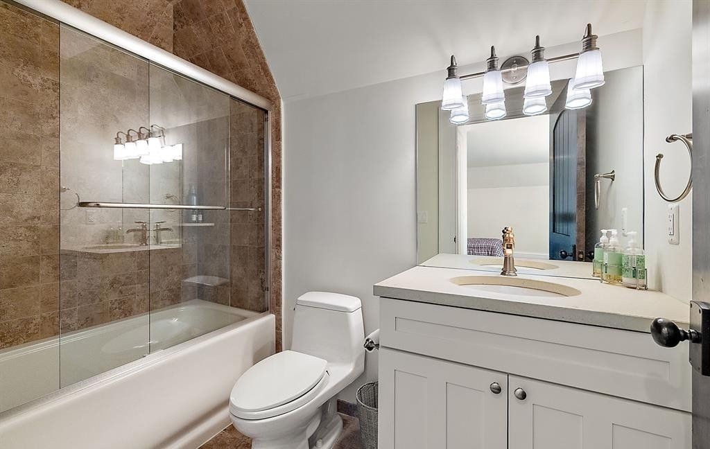 An Entertainment Oasis in Franklin, Michigan: Spectacular Estate on the Market for $6.99 Million